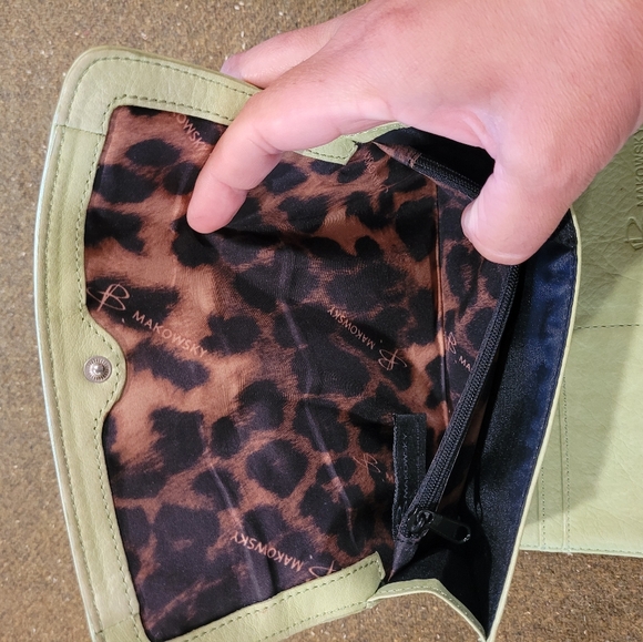 B. MAKOWSKY Vintage Green Leather tri-fold Wallet leopard lining - Picture 8 of 9